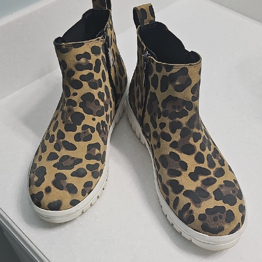 Blondo Flora Waterproof Sneaker In Cheetah Pattern, Size 7.5